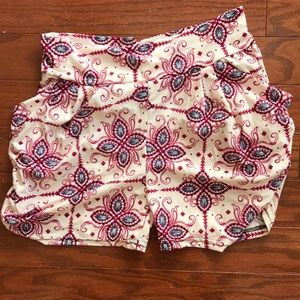 Detailed Shorts with pockets